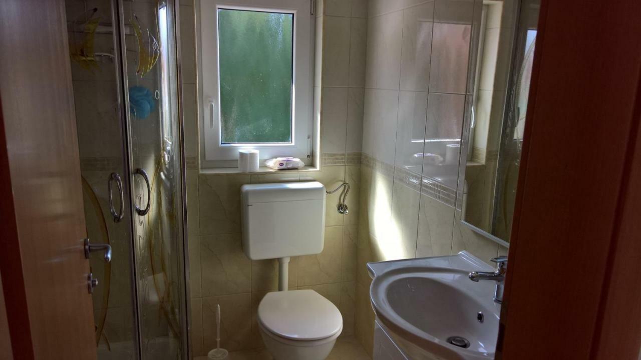Apartment Poleti Malinska Eksteriør billede