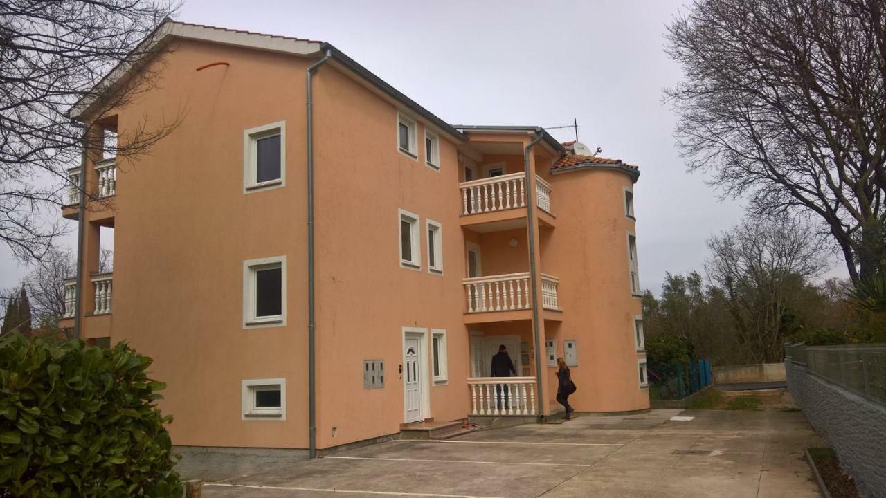 Apartment Poleti Malinska Eksteriør billede